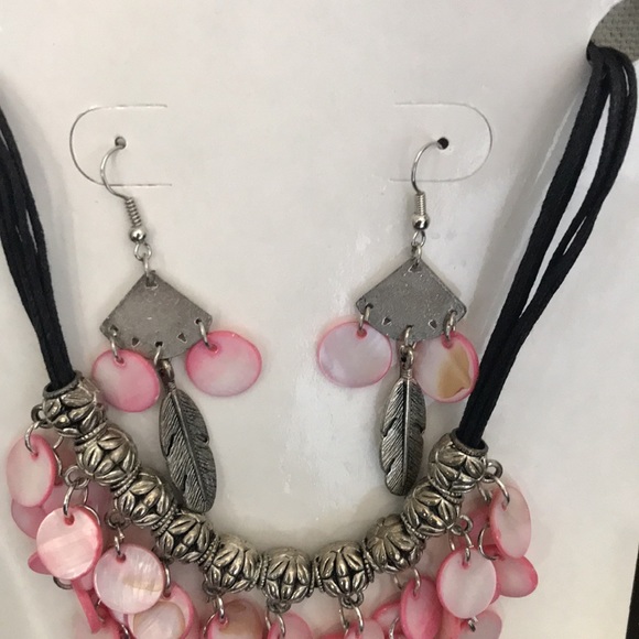 3/$20 Brand New Pink Pearl Shell Necklace and Earrings Set/ Noblesse Collection - Picture 3 of 4